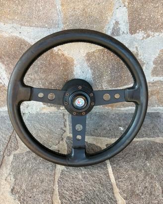 Volante sportivo auto Alfa Romeo vintage