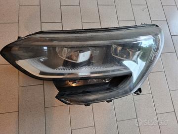 faro led lato giudatore Megane 4