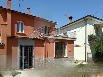 3 LOCALI A MOLINELLA