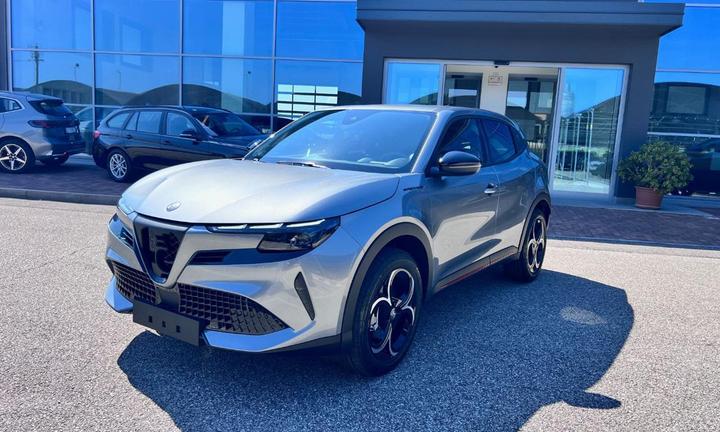 ALFA ROMEO Junior 1.2 136 CV Hybrid eDCT6 Specia