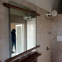 specchio per bagno in legno 