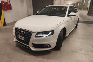 AUDI A4 4ª serie - 2011