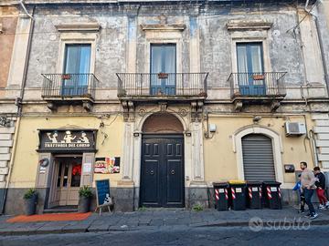 Giarre(Corso Italia) palazzetto indipendente