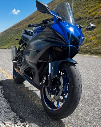 Yamaha r7