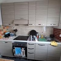 cucina componibile con elettrodomestici 