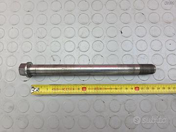 PERNO POSTERIORE KTM DUKE 640 1999 2006 LC4
