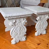 Sgabelli bassi in legno bianchi