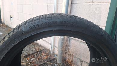 GOMME INVERNALI 225/40 R 18 92 V XL