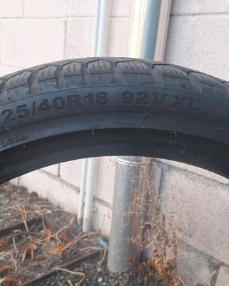 GOMME INVERNALI 225/40 R 18 92 V XL