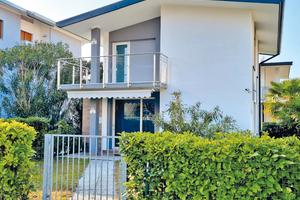Bibione - Nuovissima villetta con giardino privato