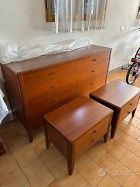 Comó, comodini e letto matrimoniale