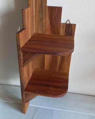 Mensola angolare di legno fatta a mano