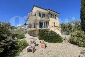 Villa bifamiliare Costarainera [COST01VRG]