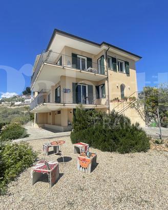 Villa bifamiliare Costarainera [COST01VRG]