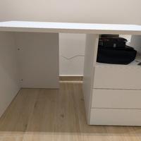 Scrivania per studenti o smart working 