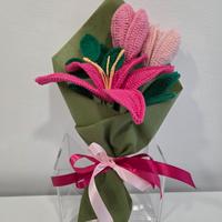 Bouquet au uncinetto giglio e tulipani