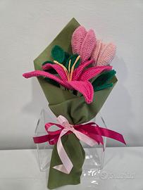 Bouquet au uncinetto giglio e tulipani