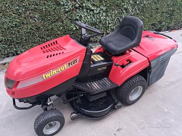 Trattorino tagliaerba 