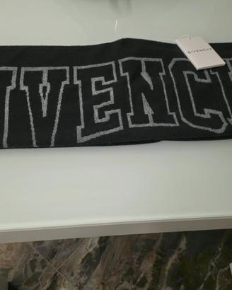 sciarpa givenchy nuova con cartellino svendita