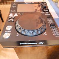 XDJ-700