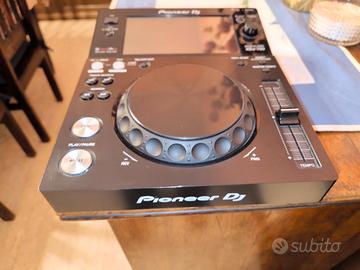 XDJ-700