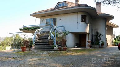VILLA SINGOLA A PESARO