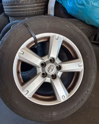 Cerchi Toyota Rav4 originali + gomme estive