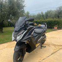 Kymco ak 550