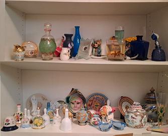 Addobbi monili tazze oggettistica bambole