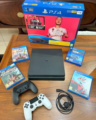 Ps4 Slim 1TB + 2 Joystick +4 videogiochi originali