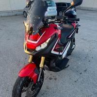 Honda X-adv 750 edizione limitata rosso