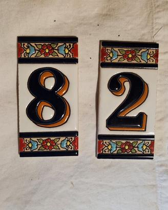 2 Mattonelle Numeri Civici in ceramica dipinta