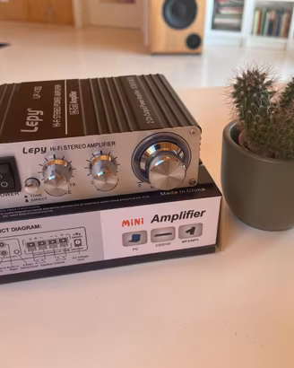 Aplificatorino Lepy LP-V3S con alimentatore