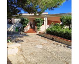 Balestrate - Villa con ampi spazi.