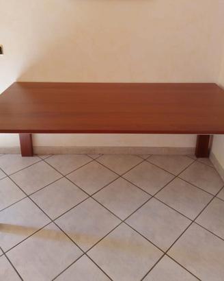 tavolo da cm. 180 x 90 x h. 79 con uno spessore di