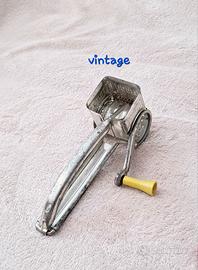 Grattugia formaggio vintage 