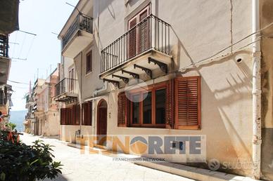 3 LOCALI A MONREALE
