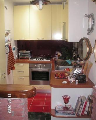 Cucina componibile ad angolo completa di elettrodo