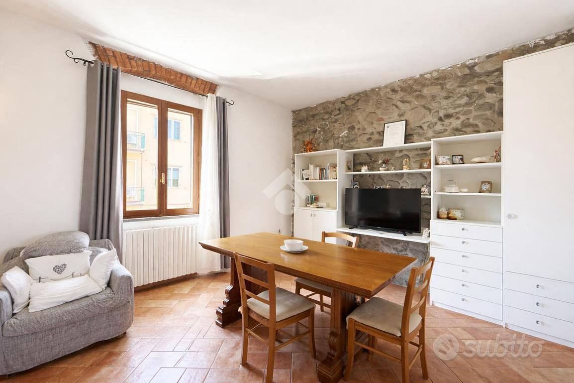 CASA SEMINDIPENDENTE A PRATO