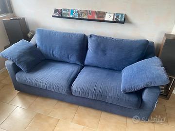 divano due posti e poltrona 