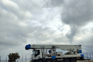 Piattaforma aerea autocarrata 50mt