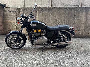 Triumph Bonneville - 2012