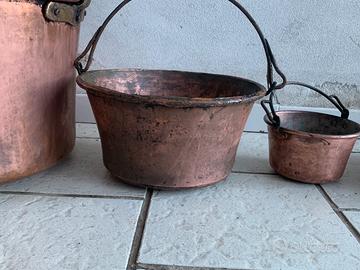 Pentole antiche in rame