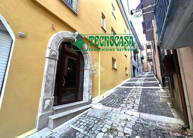 4 LOCALI A MERCOGLIANO