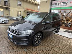 Volkswagen Touran 2.0 TDI 150 CV SCR DSG Executive