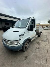 Iveco daily 35 con gru e ribaltabile