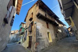 CASA SEMINDIPENDENTE A CUORGNÈ