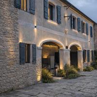 Rustico su due piani da ristrutturare