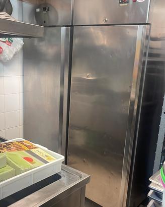 Frigoriferi anta per ristorante