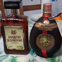 numero due bottiglie di liquore originale. Anni 19